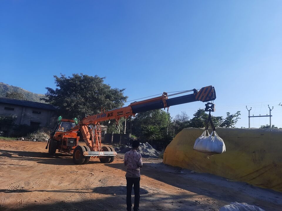 Crane on rent in udaipur (2)